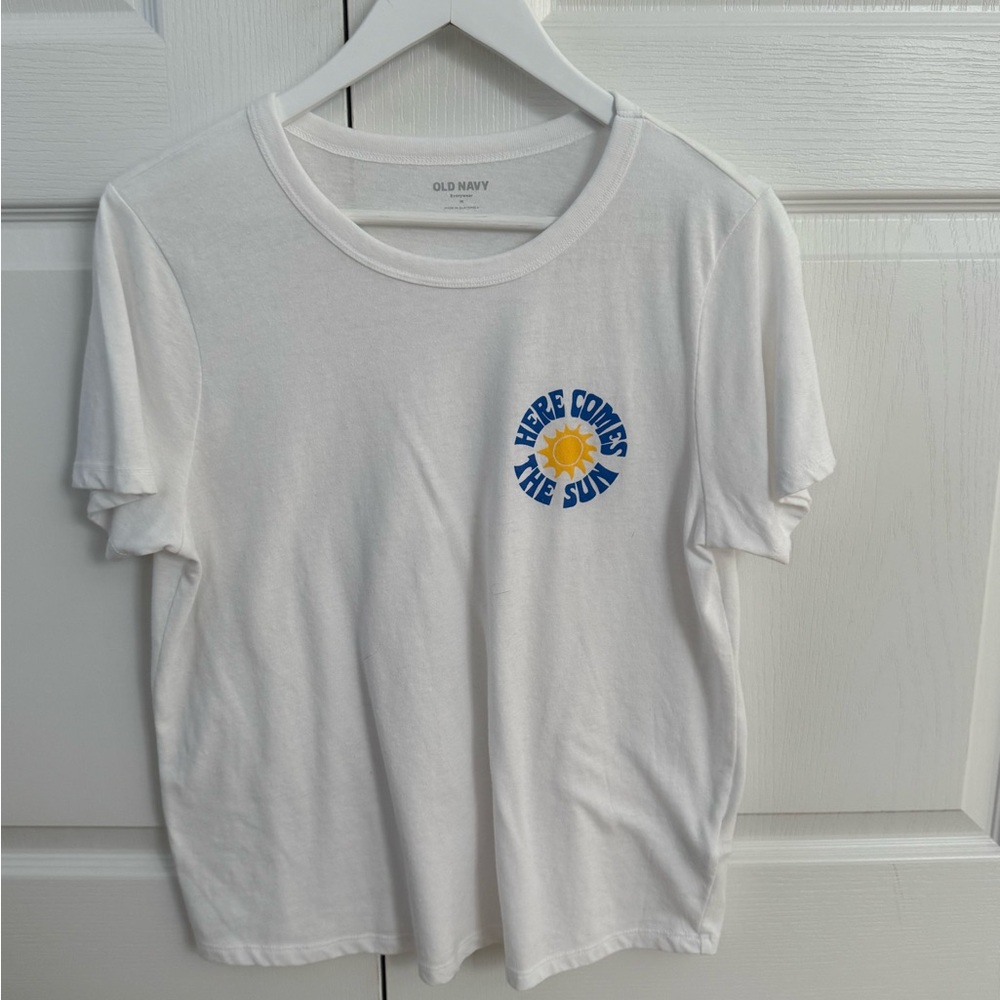 Old Navy White Graphic T-Shirt